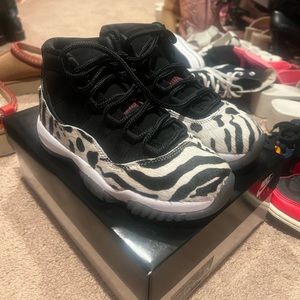 Jordan 11 retro size 5 womens